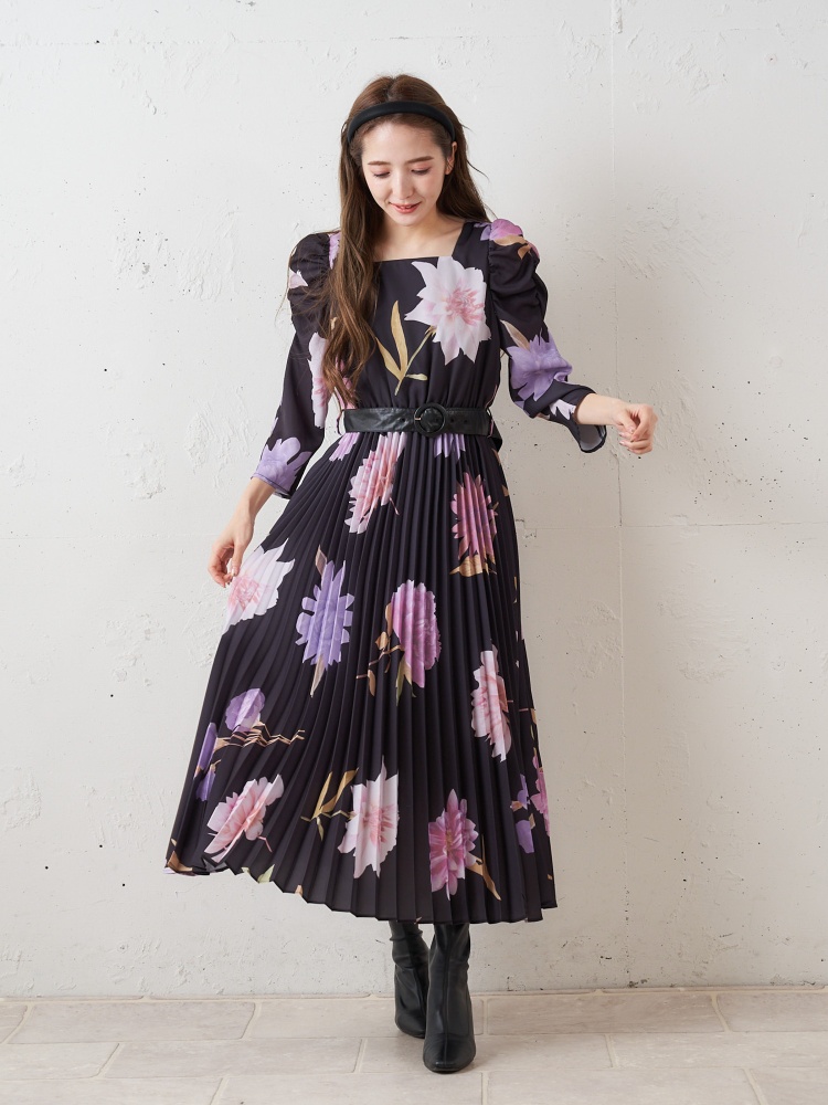 関西コレクション21 中村里砂さん着用 オリジナルフラワープリーツワンピース ワンピース ワンピース Miia ミーア Roomy S Web Store 公式通販 Roomy S Web Store ルーミィーズウェブストア
