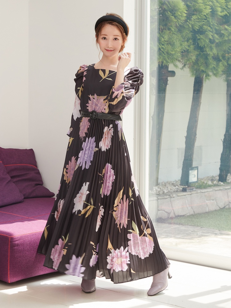 関西コレクション21 中村里砂さん着用 オリジナルフラワープリーツワンピース ワンピース ワンピース Miia ミーア Roomy S Web Store 公式通販 Roomy S Web Store ルーミィーズウェブストア