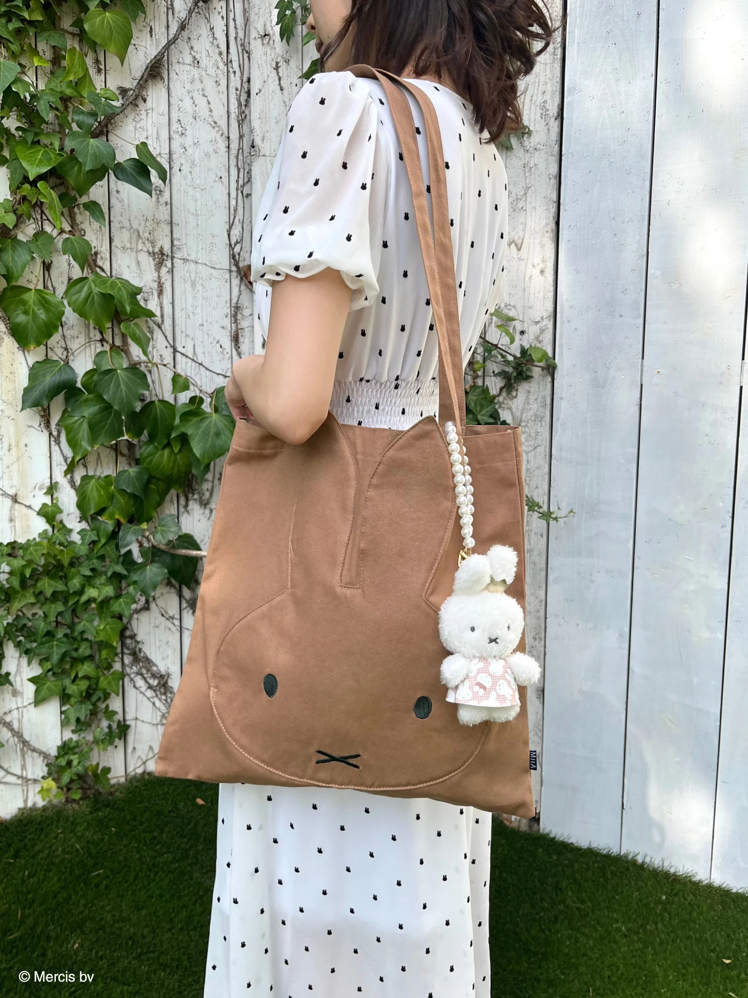 【新品　未使用】MIIA miffy ダイカットトートバッグ　即完売 miffy ダイカットトートバッグ｜トートバッグ｜バッグ｜MIIA