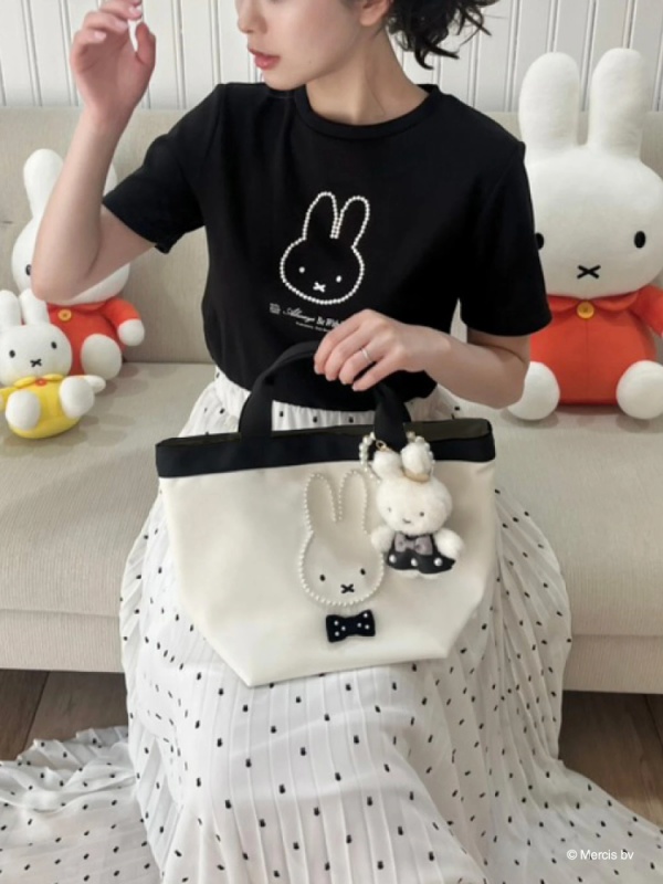 MIIA(ミーア) |miffy パールトリミングTシャツ(ブラック)