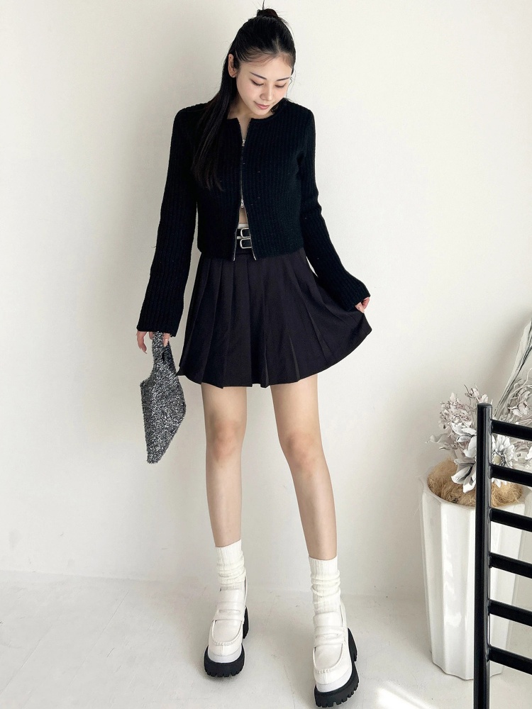 新品タグ付き黒スカート （AKRIS(アクリス) / スカート/42/シルク/絹 