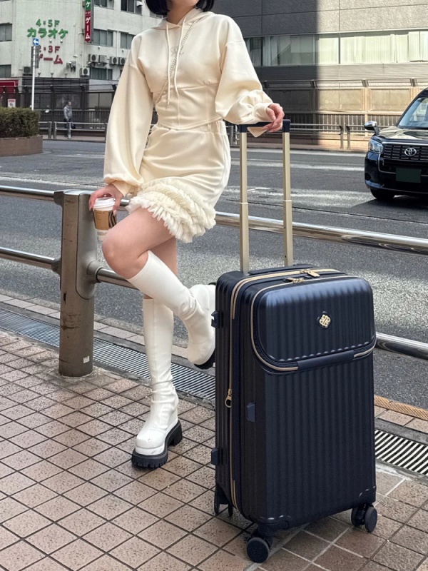 ROYAL PARTY(ロイヤルパーティ) |ウエストシェイプラインストーンフーディー