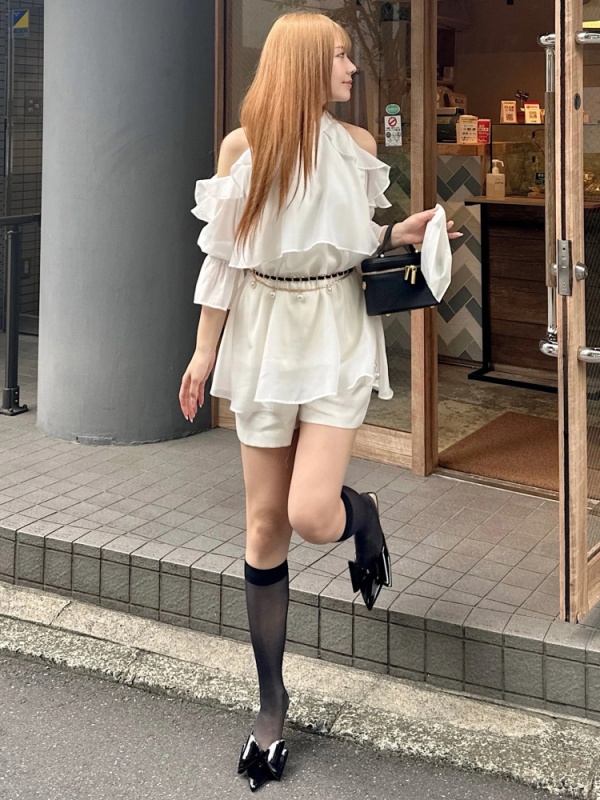 ROYAL PARTY(ロイヤルパーティ) |【GirlsAward2025 S/S 立花琴未様/藤井サチ様 着用】リボン付コールドショルダーブラウスセットアップ