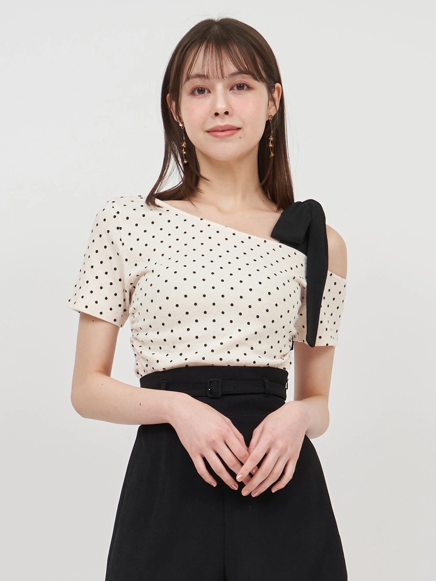 ワンショルリボンドットカットソー｜Tシャツ・カットソー