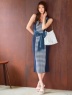 【GirlsAward2025 S/S 小林由依様 着用】ギンガムチェックシェイプアップノースリーブニットタイトワンピース(ネイビー)