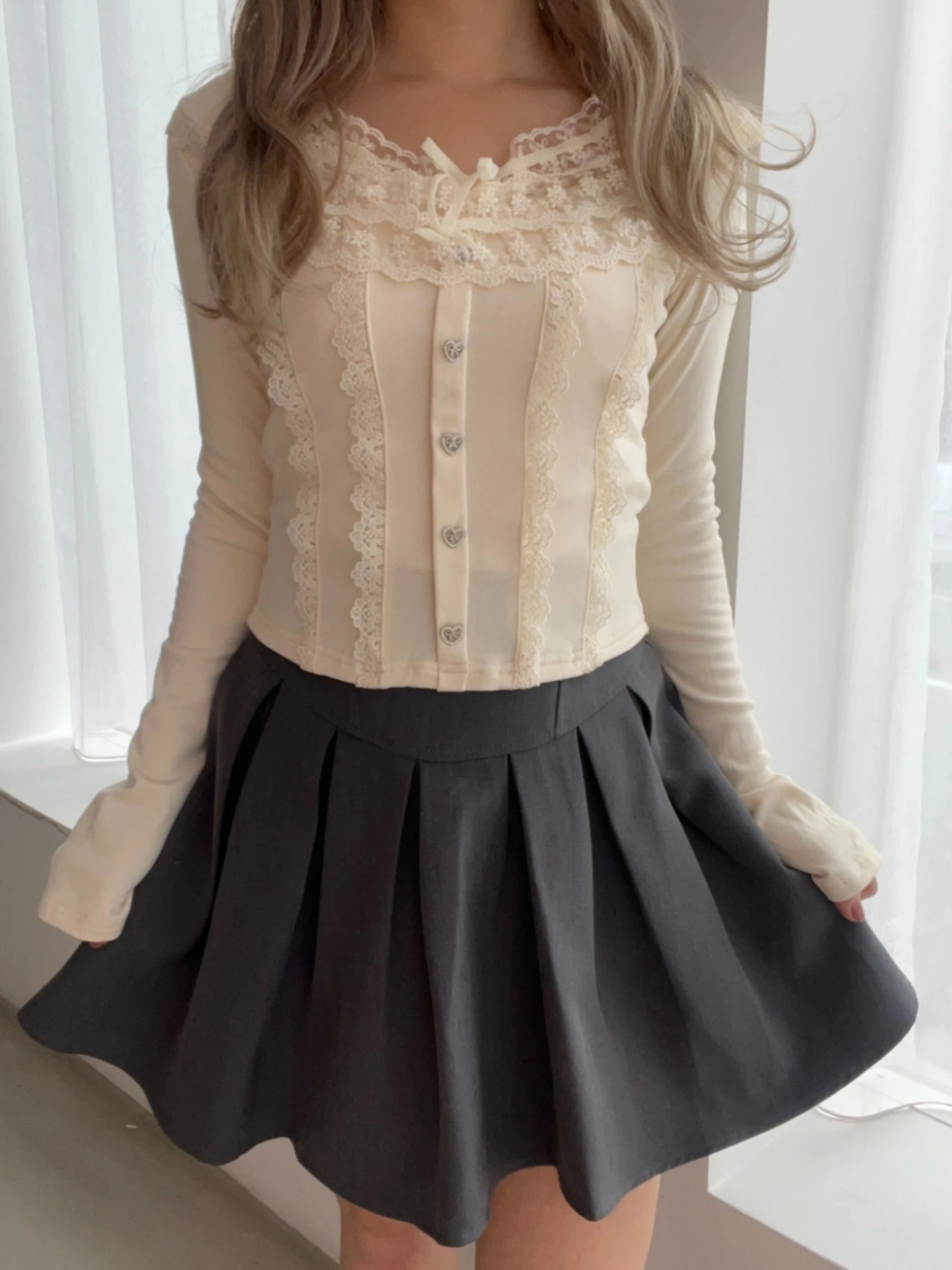 M me eme／Cotton lace cut-out tops (eme10437) | All Item