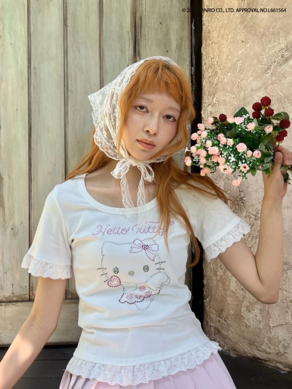 MORE self LOVE(モアセルフラブ) |ANGEL【HELLO KITTY】RHINESTONE TEE