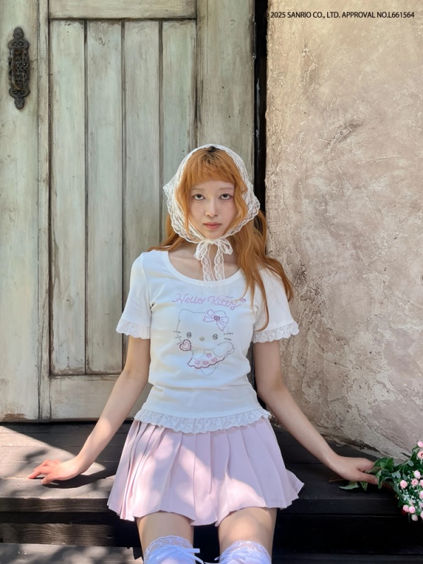 MORE self LOVE(モアセルフラブ) |ANGEL【HELLO KITTY】RHINESTONE TEE