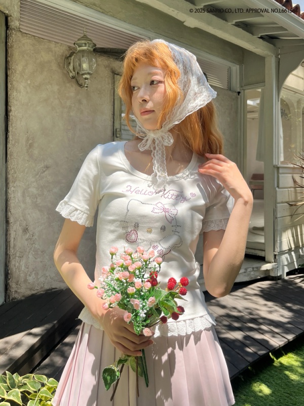 MORE self LOVE(モアセルフラブ) |ANGEL【HELLO KITTY】RHINESTONE TEE