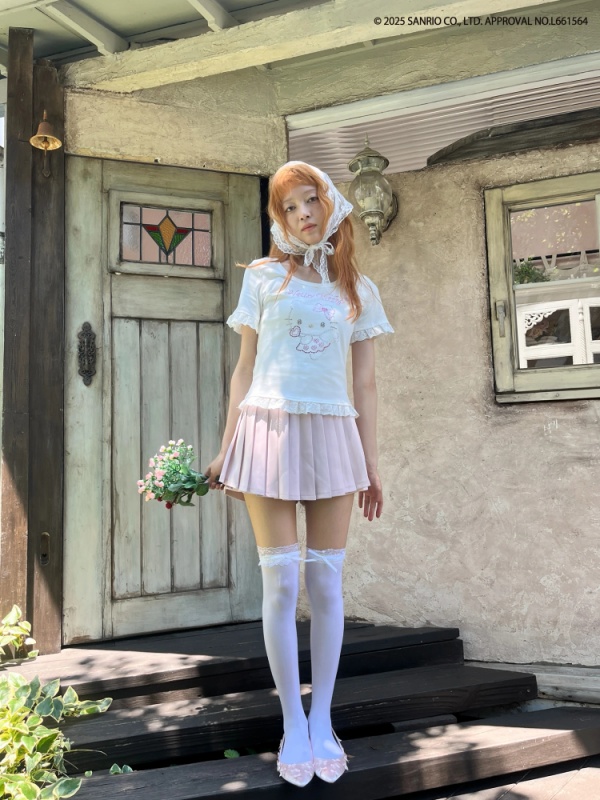 MORE self LOVE(モアセルフラブ) |ANGEL【HELLO KITTY】RHINESTONE TEE