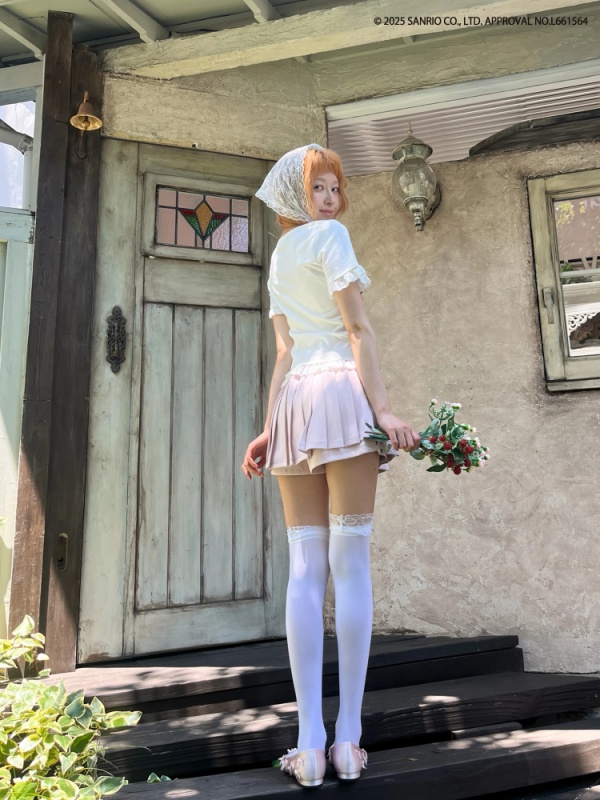 MORE self LOVE(モアセルフラブ) |ANGEL【HELLO KITTY】RHINESTONE TEE