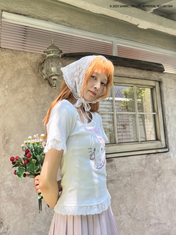 MORE self LOVE(モアセルフラブ) |ANGEL【HELLO KITTY】RHINESTONE TEE