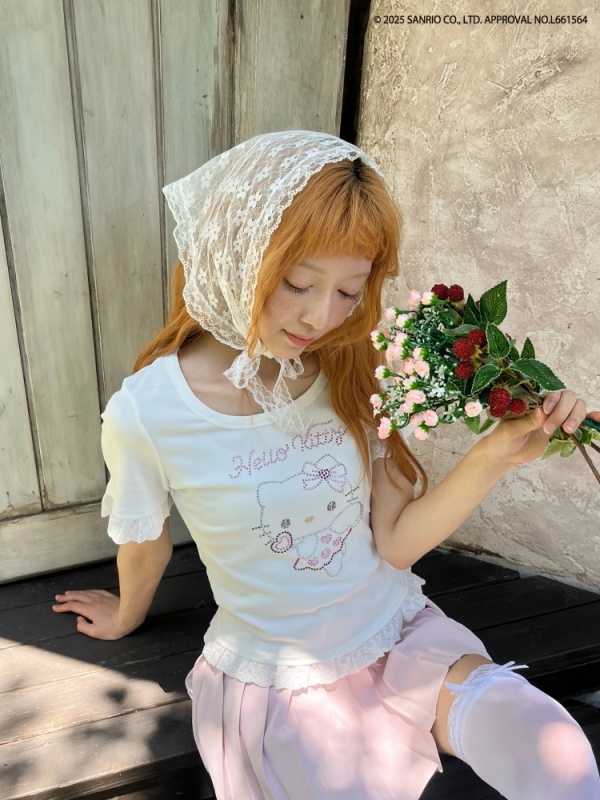MORE self LOVE(モアセルフラブ) |ANGEL【HELLO KITTY】RHINESTONE TEE