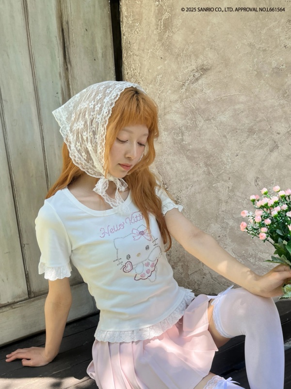 MORE self LOVE(モアセルフラブ) |ANGEL【HELLO KITTY】RHINESTONE TEE