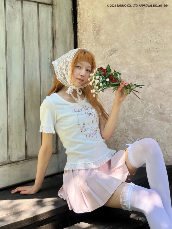 MORE self LOVE(モアセルフラブ) |ANGEL【HELLO KITTY】RHINESTONE TEE