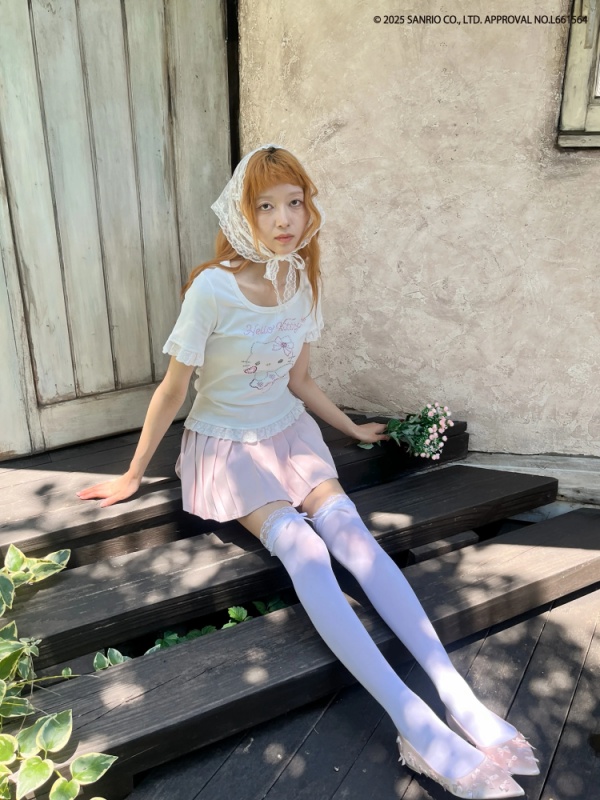 MORE self LOVE(モアセルフラブ) |ANGEL【HELLO KITTY】RHINESTONE TEE