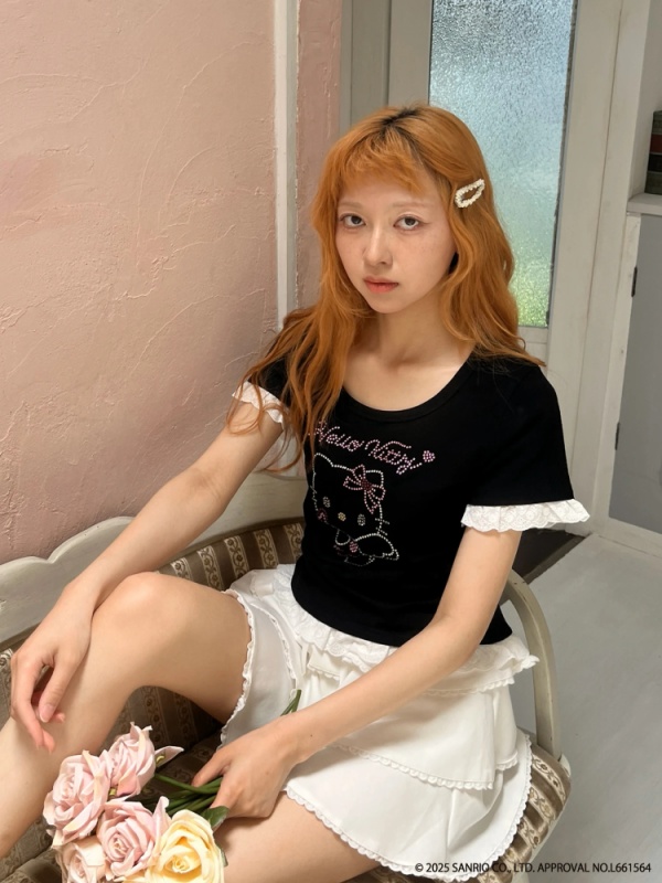 MORE self LOVE(モアセルフラブ) |ANGEL【HELLO KITTY】RHINESTONE TEE