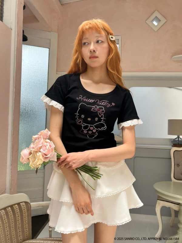 MORE self LOVE(モアセルフラブ) |ANGEL【HELLO KITTY】RHINESTONE TEE