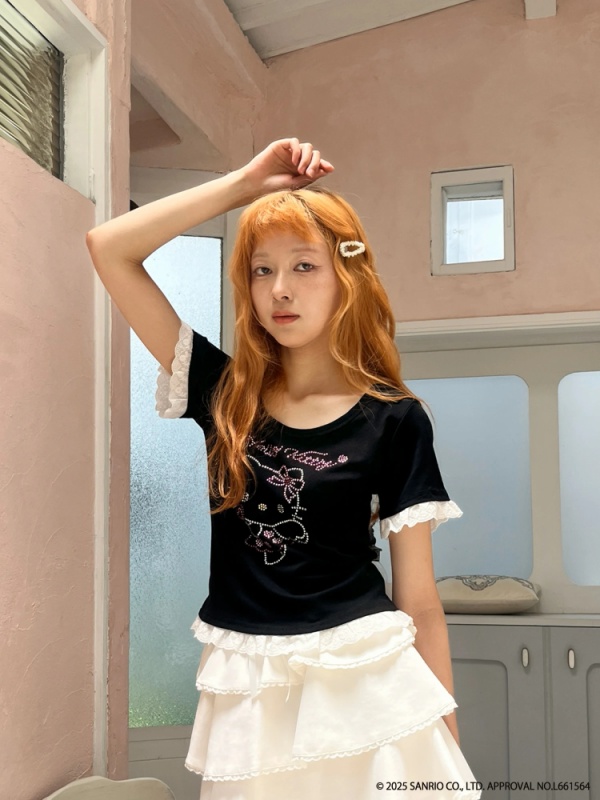 MORE self LOVE(モアセルフラブ) |ANGEL【HELLO KITTY】RHINESTONE TEE