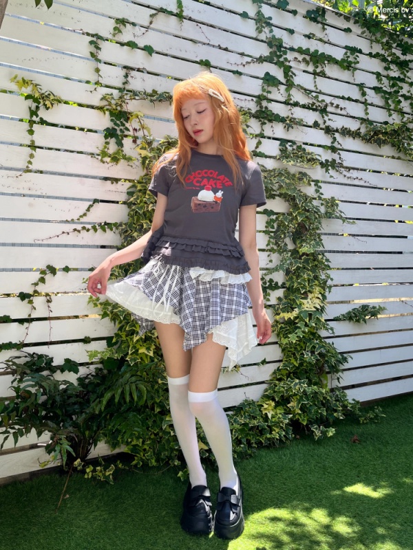 MORE self LOVE(モアセルフラブ) |【miffy】Chocolate Cake TEE